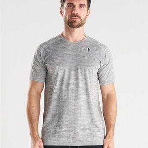 Three Nails performance seamless tee shirt in gray